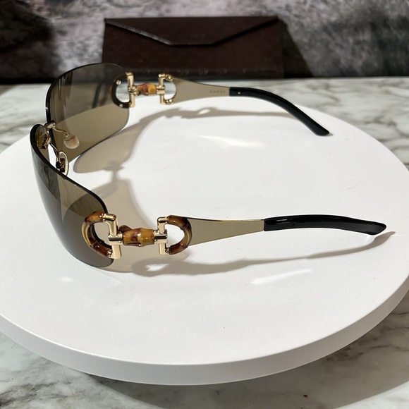 GUCCI BAMBOO SUNGLASSES WITH THE CASE. IN EXCELLENT USED CONDITION. - Picture 10 of 16